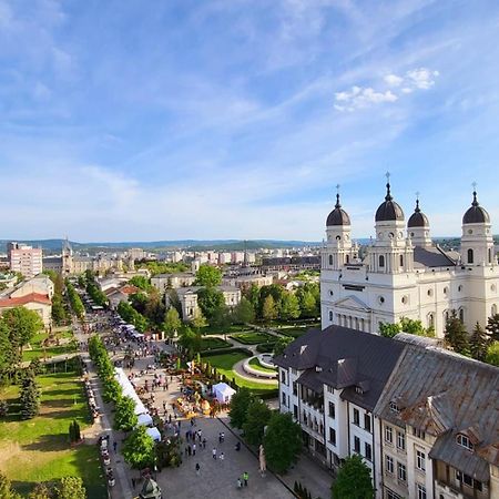 Panoramic Penthouse In The Heart Of Iasi Apartment Exterior foto